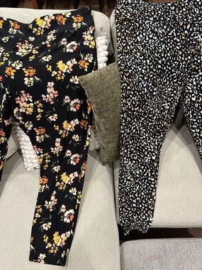 Terra & Sky Black Floral Leggings with Yellow & Pink Accents Bundle